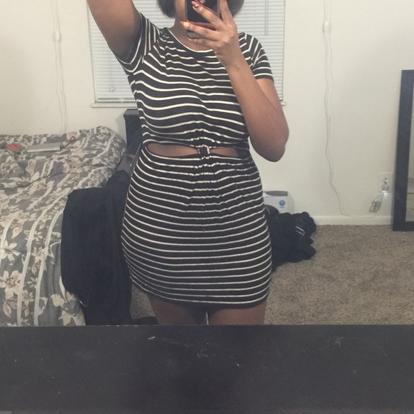 Black and white dress - Picture 4 of 5